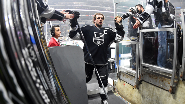 Kopitar moves past Gretzky on Kings' all-time goals list