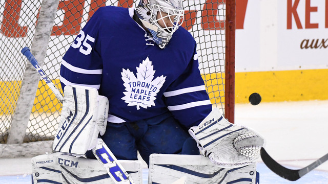 Maple Leafs trade Enroth to Ducks for 7th-round pick