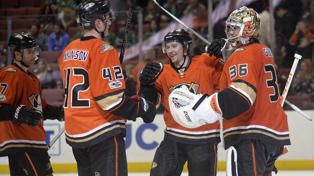Gibson stays hot, Ducks wrap successful homestand without Getzlaf