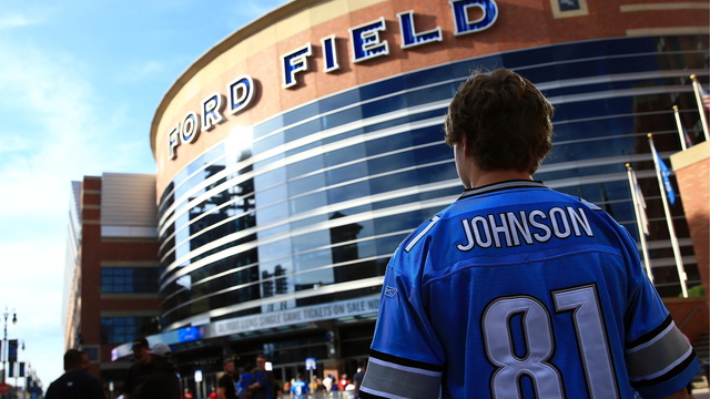 Lions remove maligned playoff banners from stadium