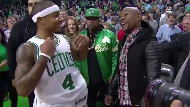 Isaiah Thomas gives Floyd Mayweather jersey off his back