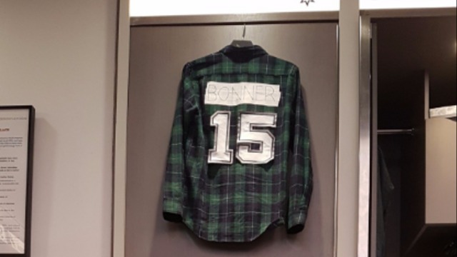 Spurs retire Matt Bonner's plaid shirt
