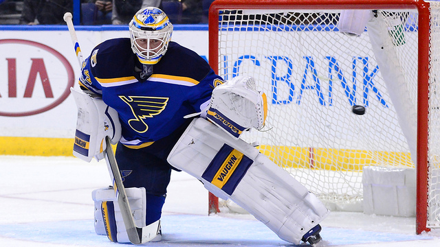 Allen yanked again as Kings rout struggling Blues