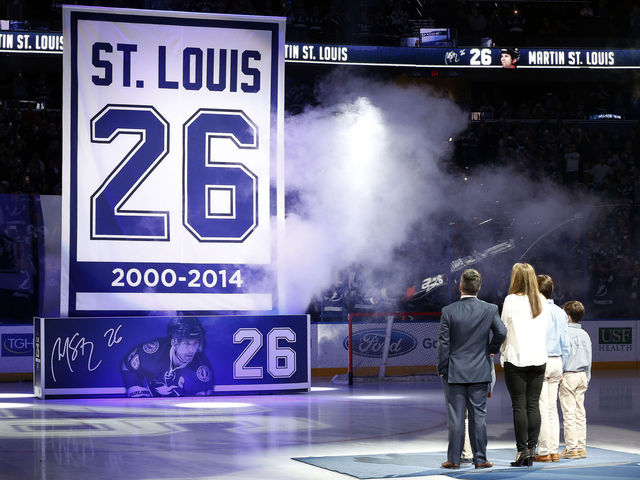 Lightning raise Martin St. Louis' No. 26 to the rafters