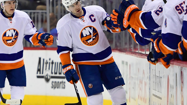 Tavares joins exclusive Islanders group with 8th straight 20-goal season