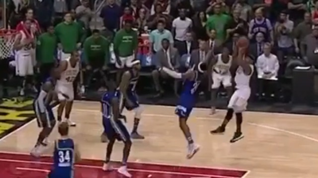 Watch: Thomas sinks Hawks with game-winning step-back