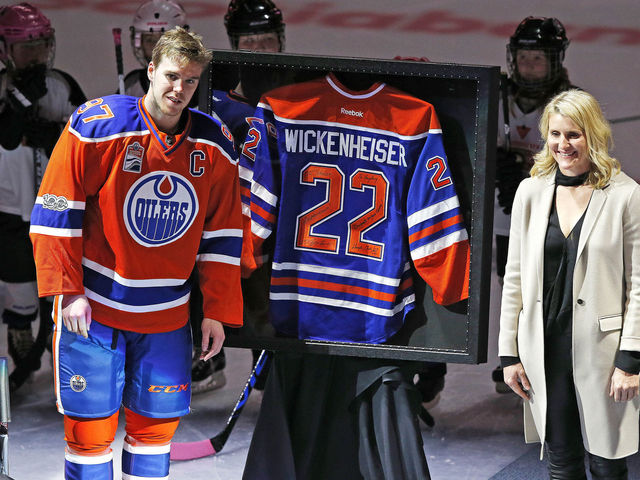 Hayley sales wickenheiser jersey