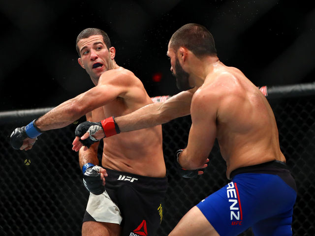 Mendes spoils Saenz's homecoming in thriller to highlight UFC Phoenix prelims