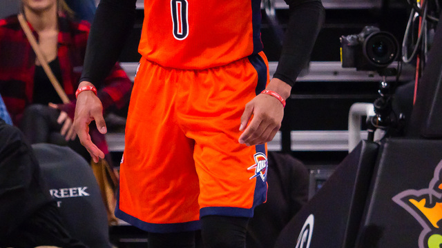 Watch: Westbrook forgets how to dribble after receiving inbounds pass