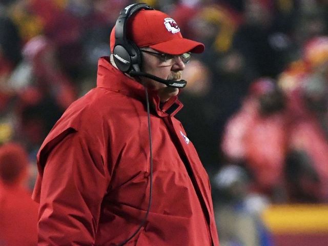 Report: Chiefs' Reid gives up playcalling duties vs. Jets