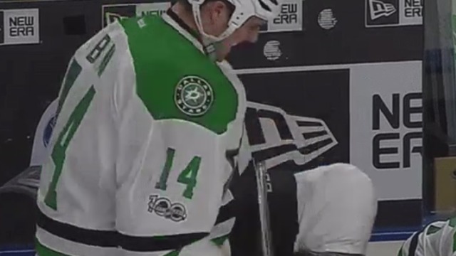 Watch: Jamie Benn destroys sticks over knee on Stars bench