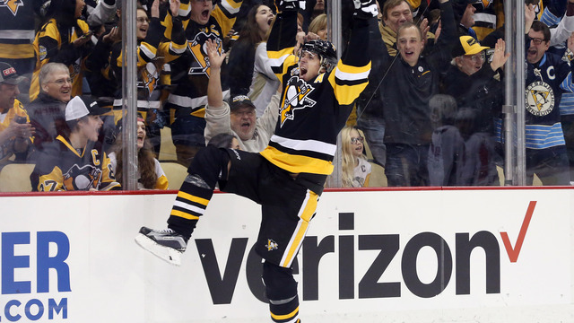Watch: Malkin buries pair of one-timers in 700th career game