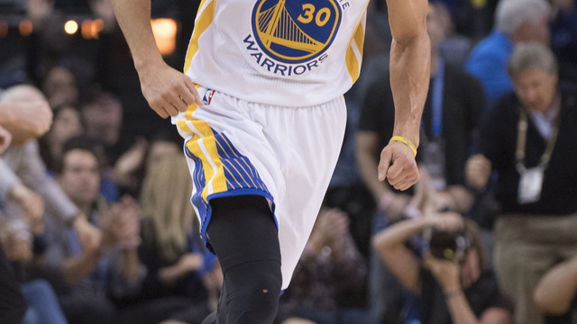 Watch: 360-degree video puts you on court with Curry