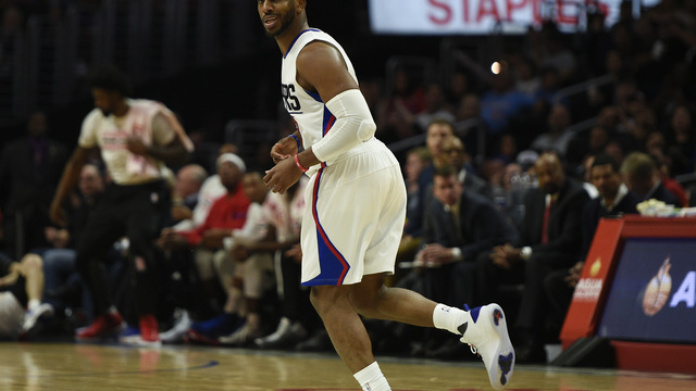 CP3 tweets support for Oakley: 'Realest person our league has seen'