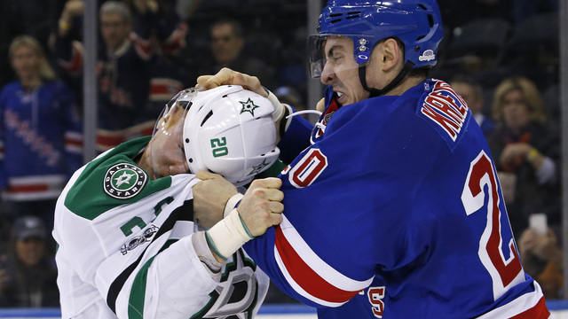Rangers' Kreider settles score with Stars' Eakin, uses helmet in scuffle