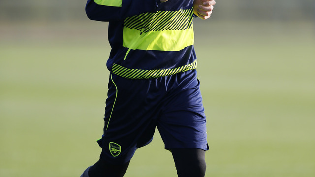 Mertesacker extends Arsenal stay