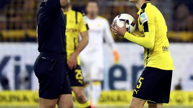 Bundesliga set to introduce video assistant referees for 2017-18 season