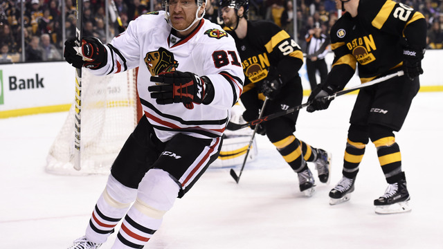 Watch: Hossa's late goal buries Bruins amid Julien speculation