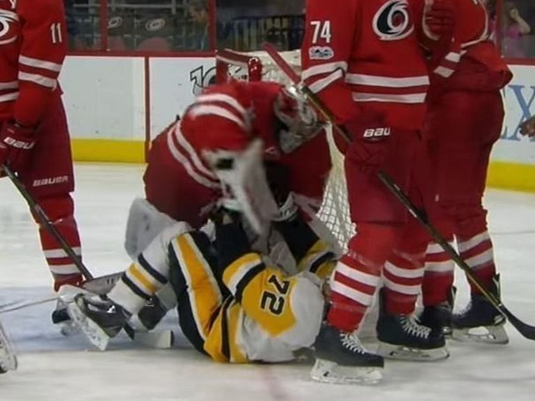 Hurricanes' Ward delivers vicious blocker punch to Hornqvist