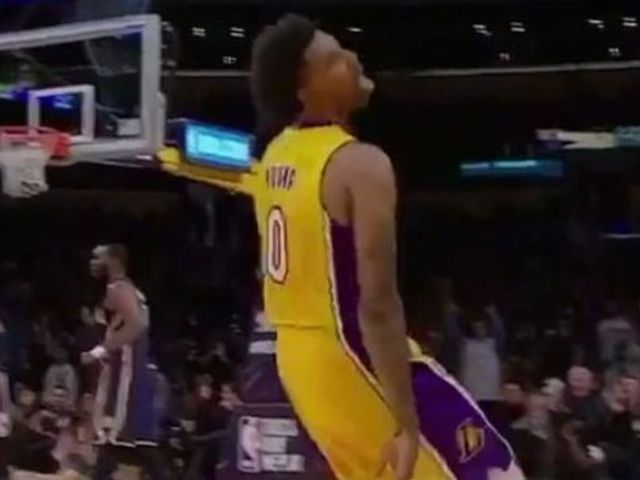 Nick Young keeps it swaggy after draining 3-pointer
