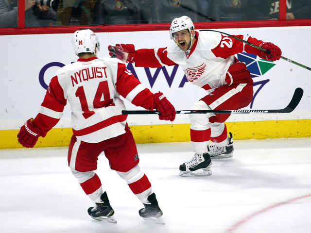 Report: Blackhawks have 'sniffed around' Red Wings' Nyquist, Tatar