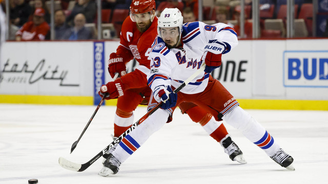 Rangers rip 'garbage' ice in Detroit
