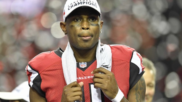 Julio Jones hires dive team to find $100K diamond earring in lake