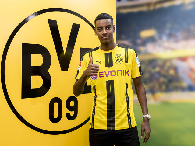 Dortmund Beats Madrid To Signing Of Swedish Prodigy Alexander Isak Thescore Com