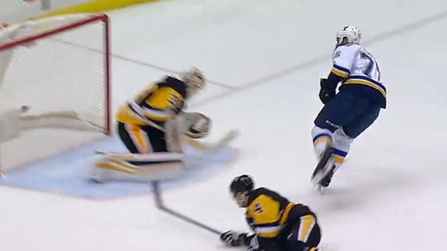 Reaves turns on jets, scores rare breakaway beauty