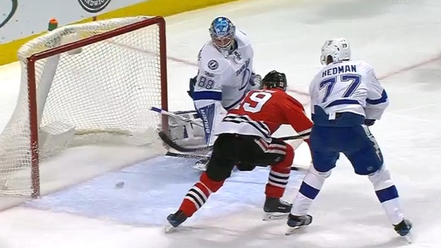 Toews finishes off pretty passing play with Panik, Hartman