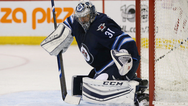 Pavelec isn't answer to Jets' goaltending woes