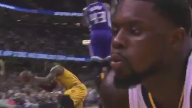 Kings' Twitter savagely pokes fun at LeBron for flopping