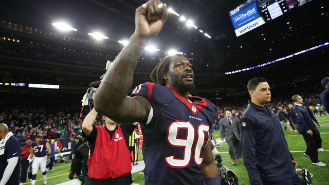 Clowney dresses as inmate for Texans' Halloween party
