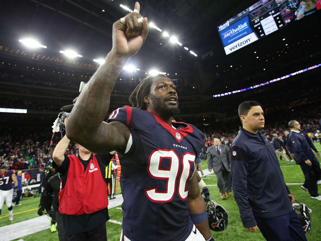 Clowney dresses as inmate for Texans' Halloween party