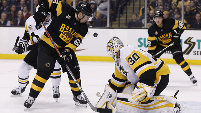 Watch: Marchand nets 2 quick goals against Penguins