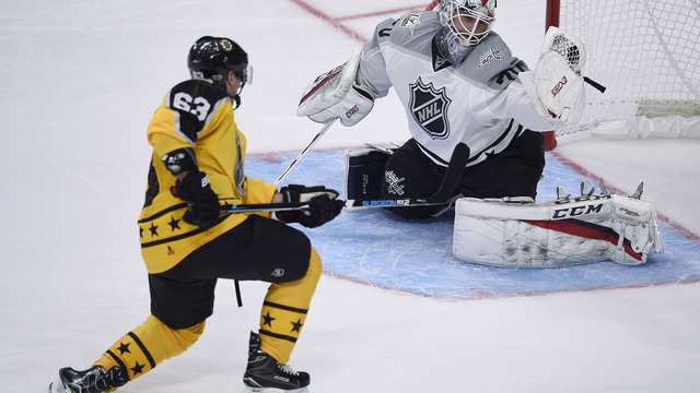 Watch: Holtby makes save of the All-Star tourney on Marchand