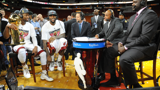 LeBron slams Barkley: 'He's a hater'