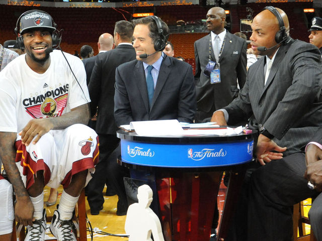 LeBron slams Barkley: 'He's a hater'