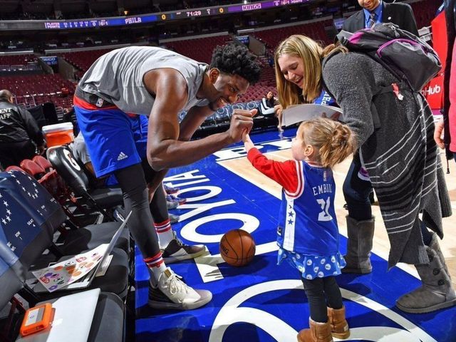 Embiid meets 3-year-old superfan