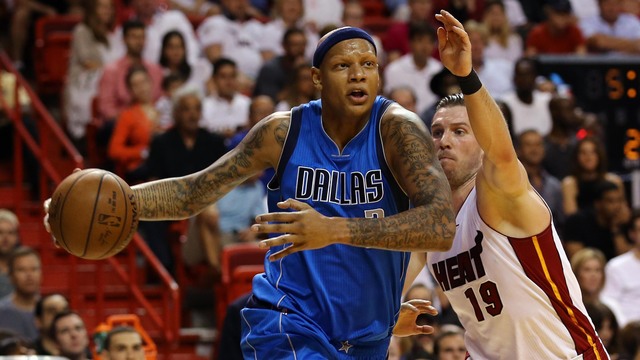 Villanueva teases NBA comeback on Twitter: 'I want back in'