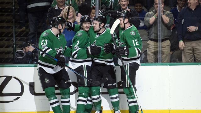 Busy night in NHL lined with blowouts
