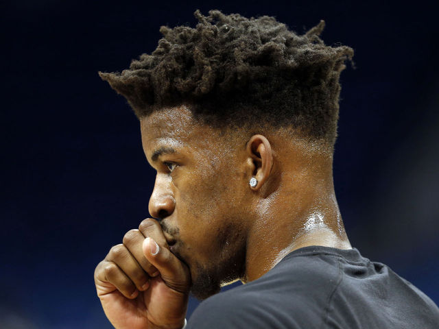 Watch: Dubious call at buzzer helps Bulls overcome Celtics