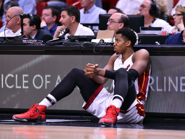Whiteside offers to pay fine after Johnson ejected for defending him