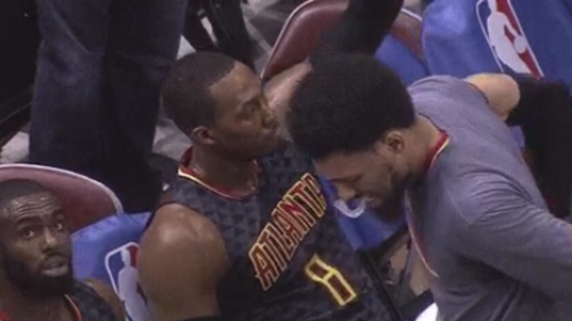 Howard gets video tribute, mixed reaction in return to Houston