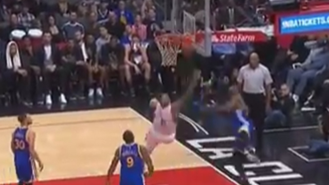 Speights rises for one-handed jam, gets stuffed by rim