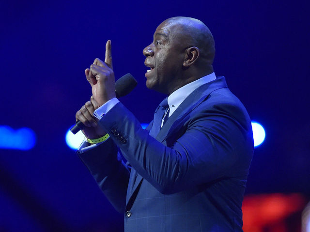 Magic Johnson: Lakers a 'superstar away' from competing with Warriors