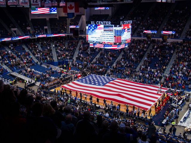 Connecticut governor invites Islanders to use Hartford arena