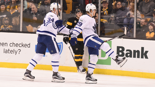 Nylander nets 1st career hat trick as Maple Leafs chase Rask