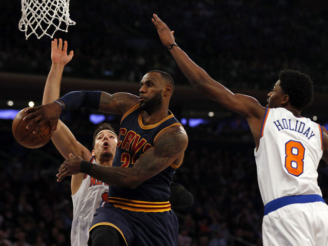 Watch: LeBron sets up Love's dagger with obscene pass
