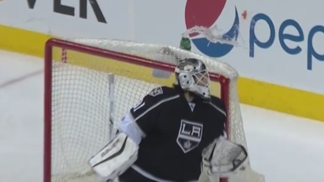 Oshie snipe annihilates Budaj's water bottle